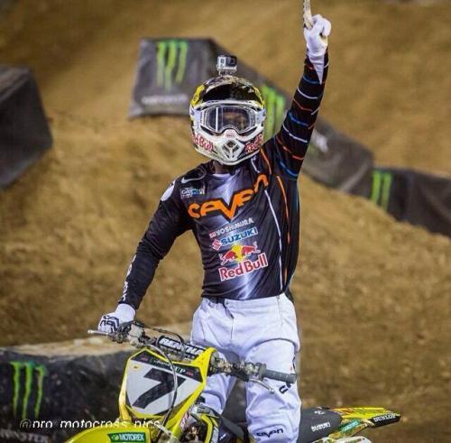 Image attach&eacute;e